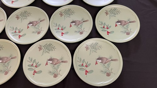 Pfaltzgraff Winterwood Chickadee Bird Berry Salad Plate 8.25" Set 10 Green - Picture 4 of 9