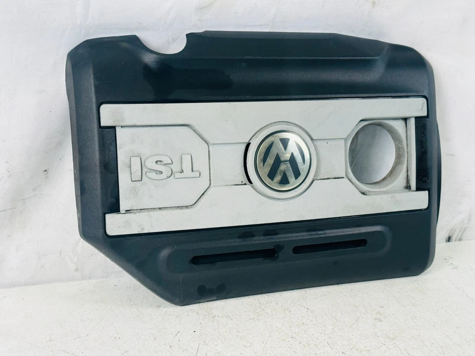 Cubierta del motor Volkswagen Golf 2011 N5306 Foto 2 de 4