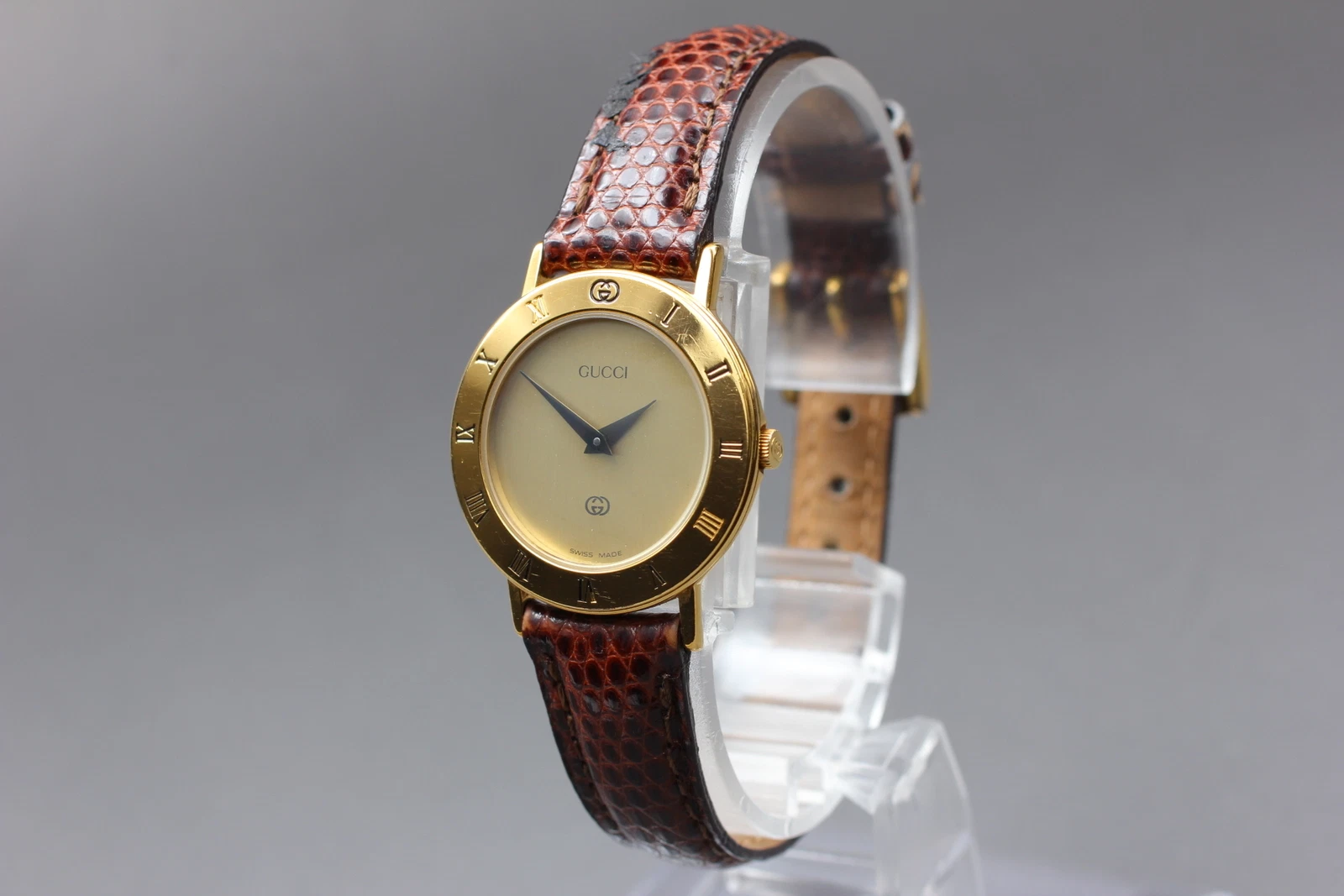 Montre femme vintage [Exc+5] Gucci 3000L 26 mm cadran doré quartz du JAPON