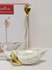 Hallmark Porcelain Ornament 2023 Grandbaby's First Christmas Sweet Pea Pod B37
