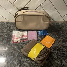 Delta Airlines Business Class Travel Cosmetic Toiletry Amenity Kit Case w Extras