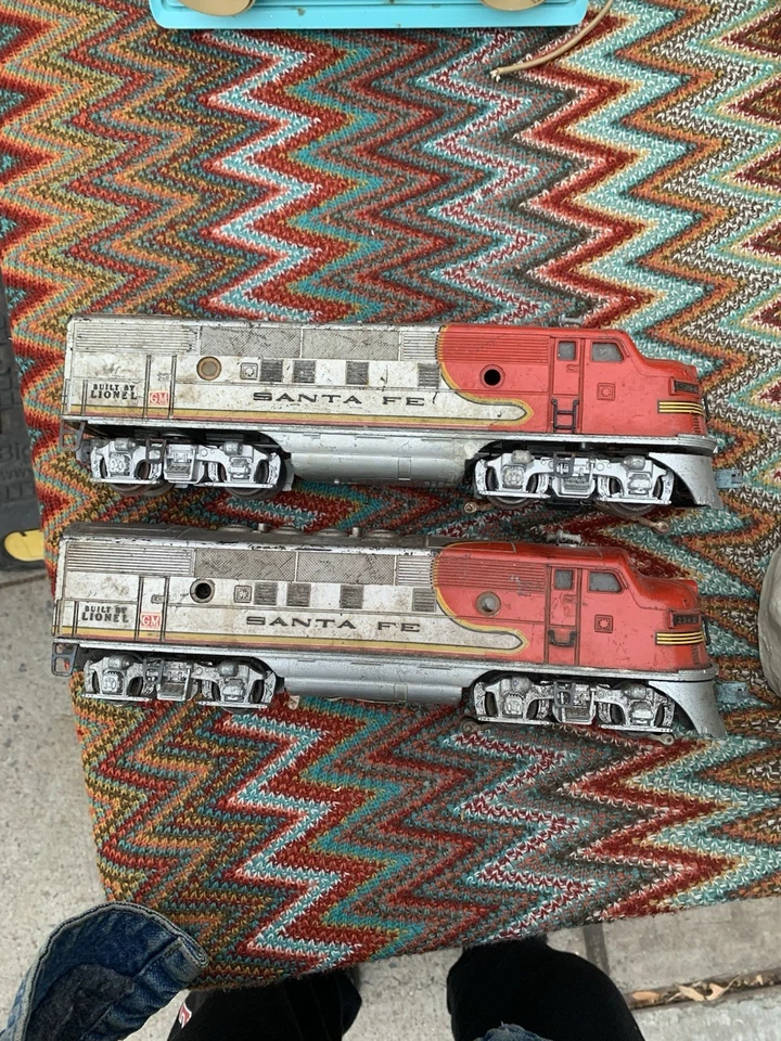 VTG Santa Fe LIONEL Locomotive TRAINS  From 1940 ( Pair) - Image 2 of 2
