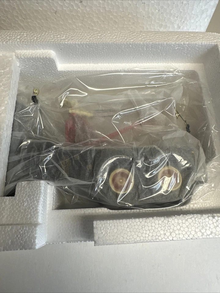 First Gear 1953 Bull-Nose Tow Truck 19-2565 Kenworth Trucks & Service NEW - Image 4 of 4