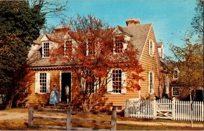 Brush-Everard House Williamsburg VA Vintage Mirro-Krome Postcard 1950s