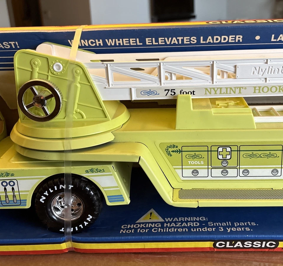 Nylint Classic Aerial Hook And Ladder Steel Toy Firetruck #543 Mint Cond. NIB - Image 3 of 4