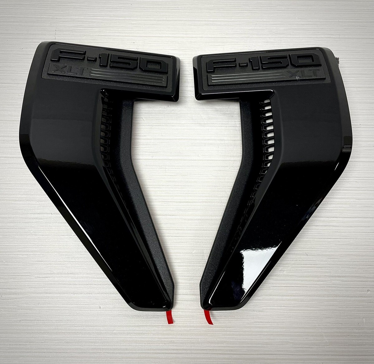 2021-2024 Ford F150 XLT Black Emblem Fender Vent Badge Right 2021-2024 Ford F150 XLT Black Emblem Fender Vent Badge Right