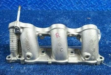 2005 - 2008 ACURA RL OEM RIGHT LOWER INTAKE MANIFOLD GUIDE FUEL INJECTOR BASE