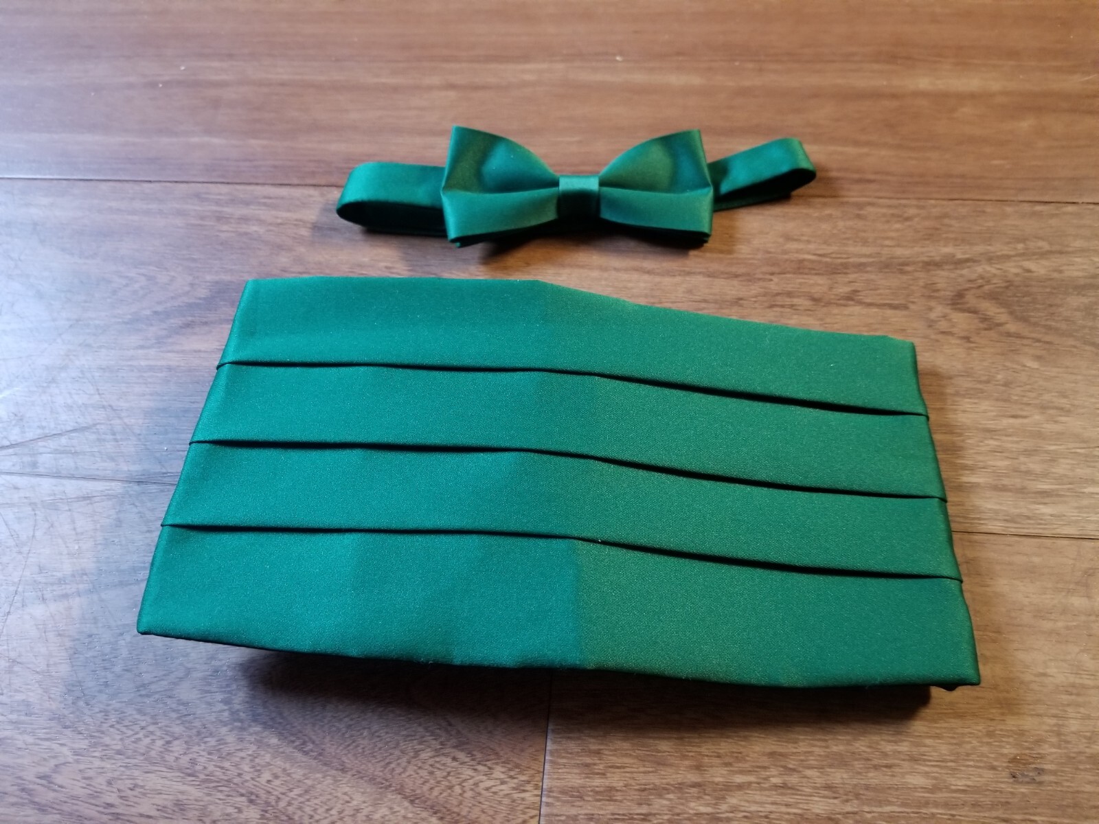 Unbranded Solid Green Bow Tie And Cumberbund Set - image 2
