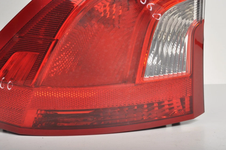 VOLVO S60 II Luz Trasera Izquierda 30796267 - Imagen 4 de 4