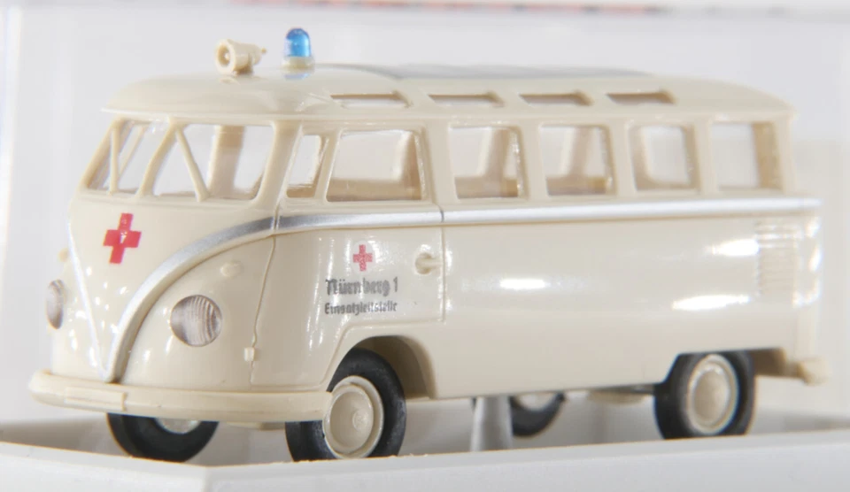 Brekina 1:87 VW T1 A.S.S Samba DRK Einsatzleitstelle Nürnberg 31809 0981 H0 OVP
