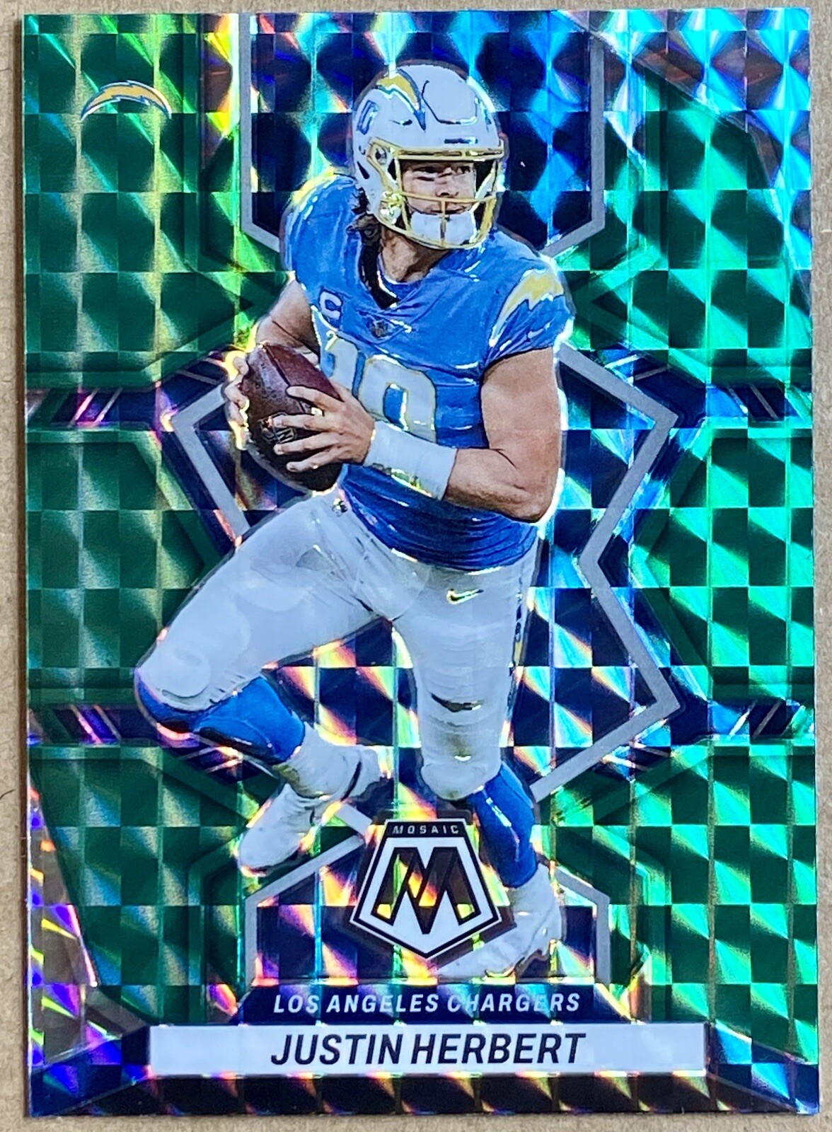 2022 PANINI MOSAIC JUSTIN HERBERT GREEN PRIZM #101 NM OREGON DUCKS/LA CHARGERS