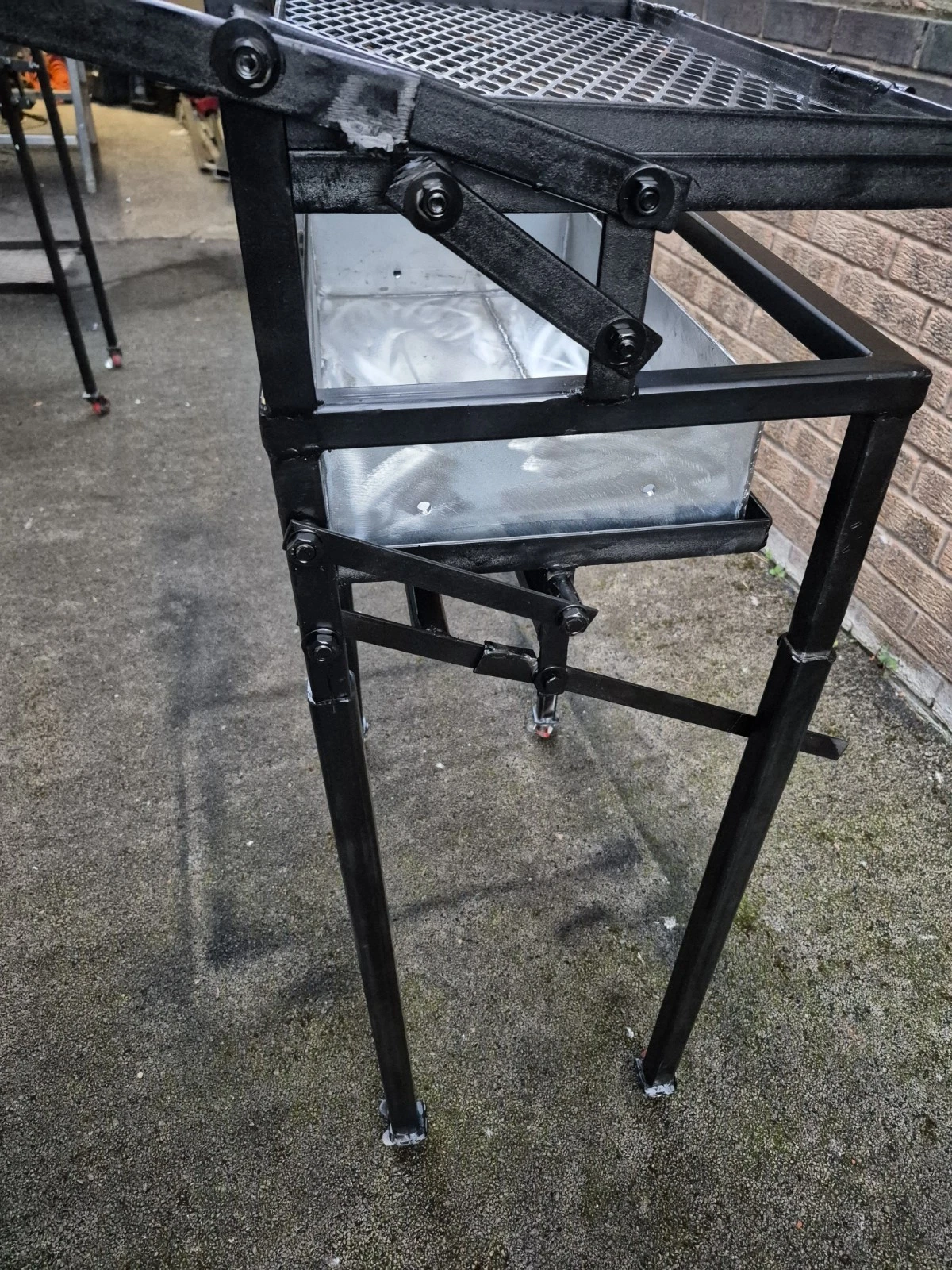Grill Very easy grill to cook with.
Opens in a new window or tab