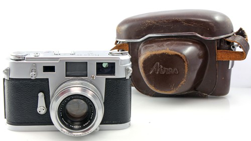 Aires 35 iiiC 35mm Rangefinder Camera w/ 4.5cm f/1.9 H Coral Lens & case