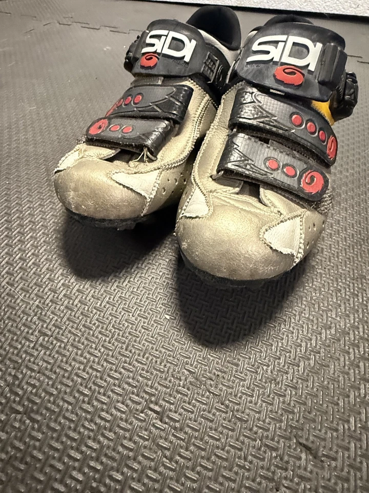 Zapato de MTB SIDI Dominator para mujer negro amarillo talla EU 38,5 EE. UU. 6,5. Usado Foto 4 de 4