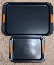 Small and Large Baking Tray LE CREUSET Toughened Non-Stick Metal Bake Pan