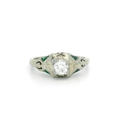 Antiker Art Deco Ring 18k Weißgold Diamant & grüner Stein filigran durchbrochen