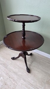 Vtg Antique Table 2 Tier Pie Crust Mahogany Wood Side Lamp Claw Foot 30" Tall