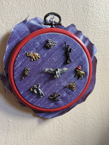 Collection of TINY PINS Lot of 9 Hangs on Wall plus flexi-hoop dog golfer angel+ - Picture 6 of 9