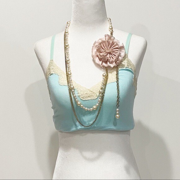 VINTAGE BEBE Pearls And Gold Chain Belt Necklace Women display picture 2