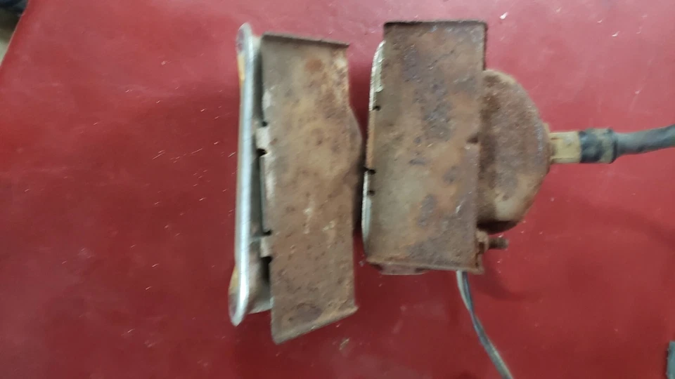 1964 Mercury Comet Front Bumper Park Parking Light Housing Turn Signal Bracket - Image 3 of 4