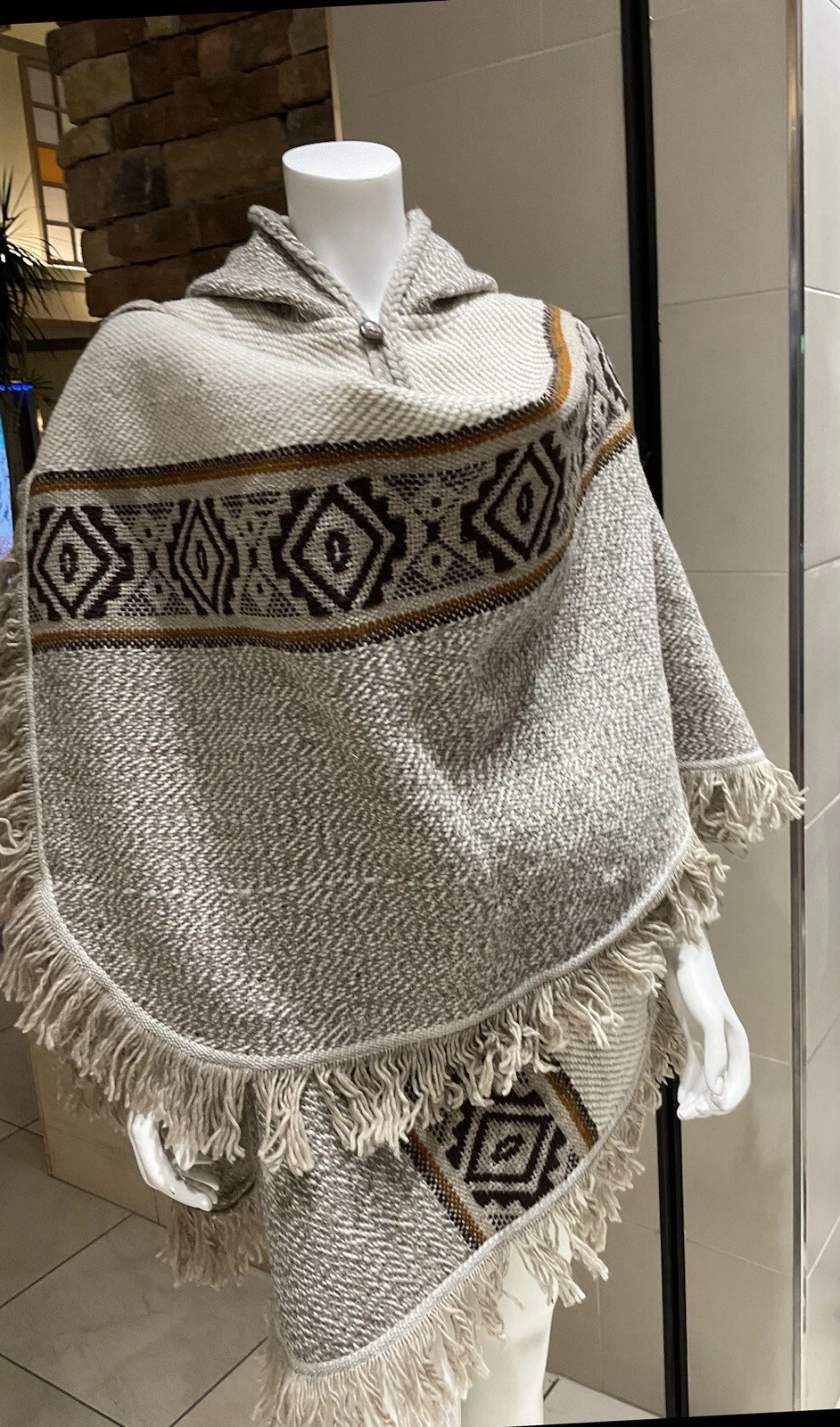 Lightweight Sheep Wool Poncho, Unisex, Warm And Thick, Handmade In Ecuador
Opens in a new window or 