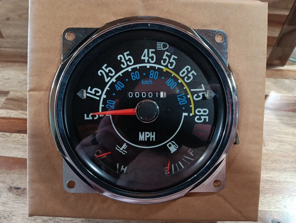 OMIX 17206.05 Speedometer Cluster Assembly 5-85 MPH for 80-86 Jeep CJ5, CJ7, CJ8 - Image 3 of 4