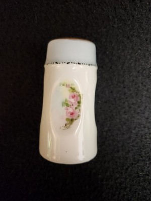 Vintage Barvarian porcelain salt or pepper shake - GW0427