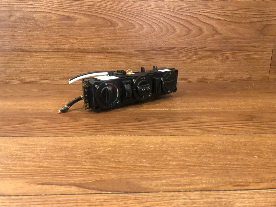 2003-2006 MERCEDES SPRINTER 2500 3500 AIR AC CLIMATE CONTROL HEATER SWITCH OEM - Image 4 of 4