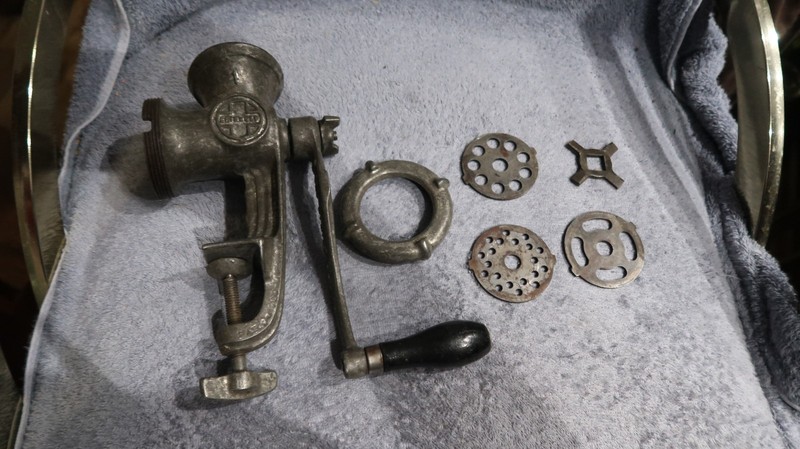 GRISWOLD #1 MEAT GRINDER W/BLADES "ANTIQUE" MANUAL STYLE GREAT CONDITION