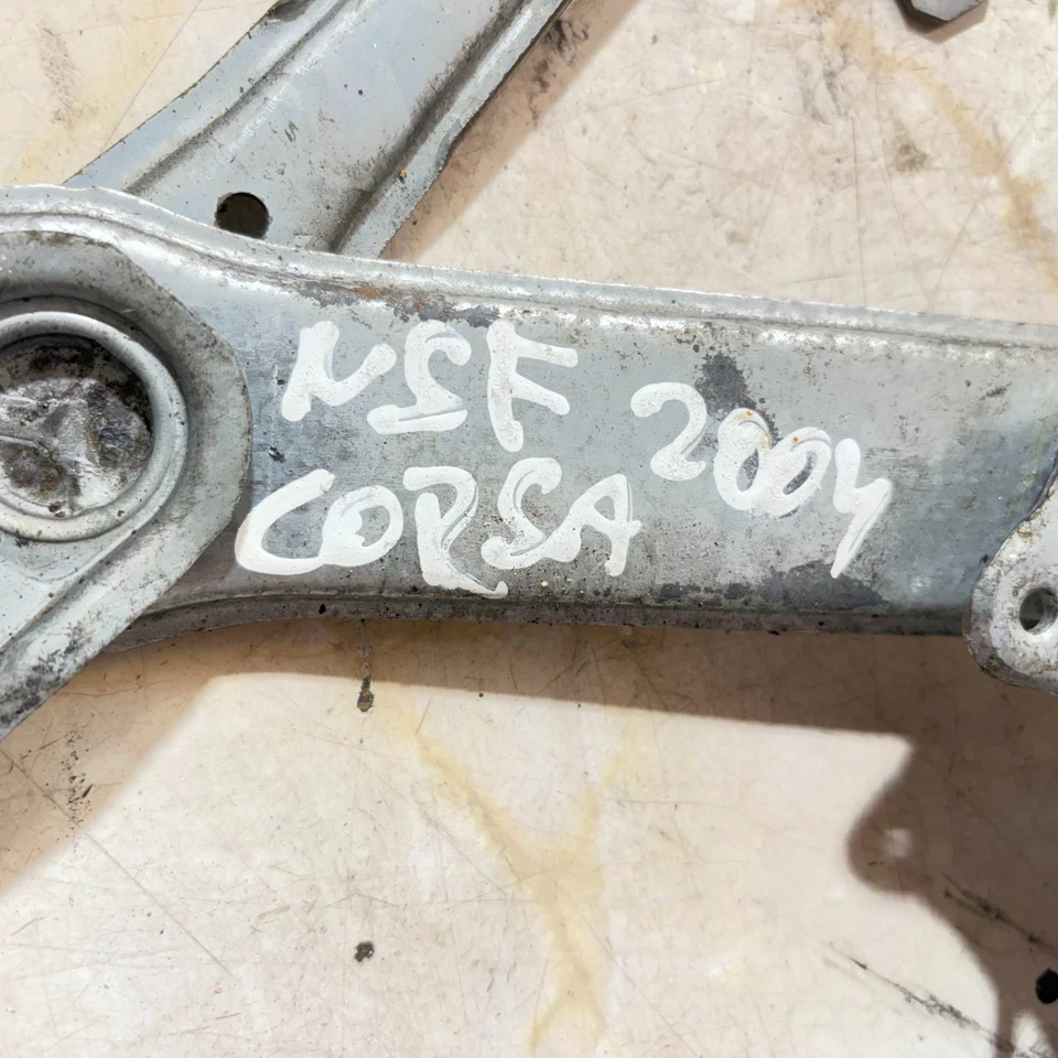 VAUXHALL CORSA C PASSENGER SIDE FRONT WINDOW REGULATOR  MANUAL WINDER 2000-2006 - Image 4 of 4