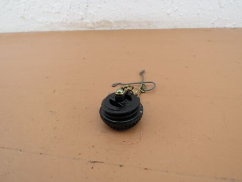 Stihl 028 Chainsaw OEM Oil Cap - Picture 2 of 4