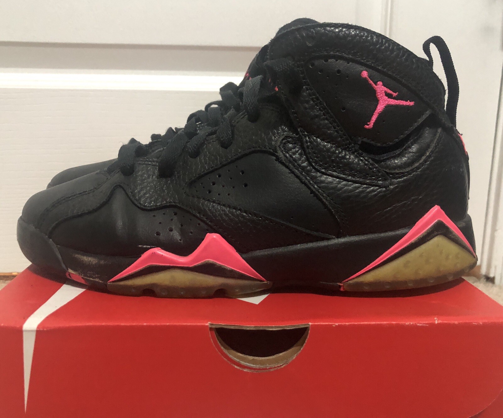 black and pink jordan 7