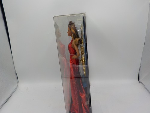2017 Holiday Teresa Doll Barbie Collector Brunette Mattel DYX41 - Picture 2 of 5