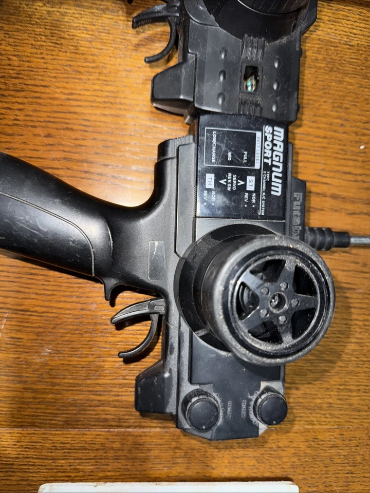 Vintage Corvette Electric RC 1/10th Scale PARTS / REPAIR With Controllers - Image 3 of 4