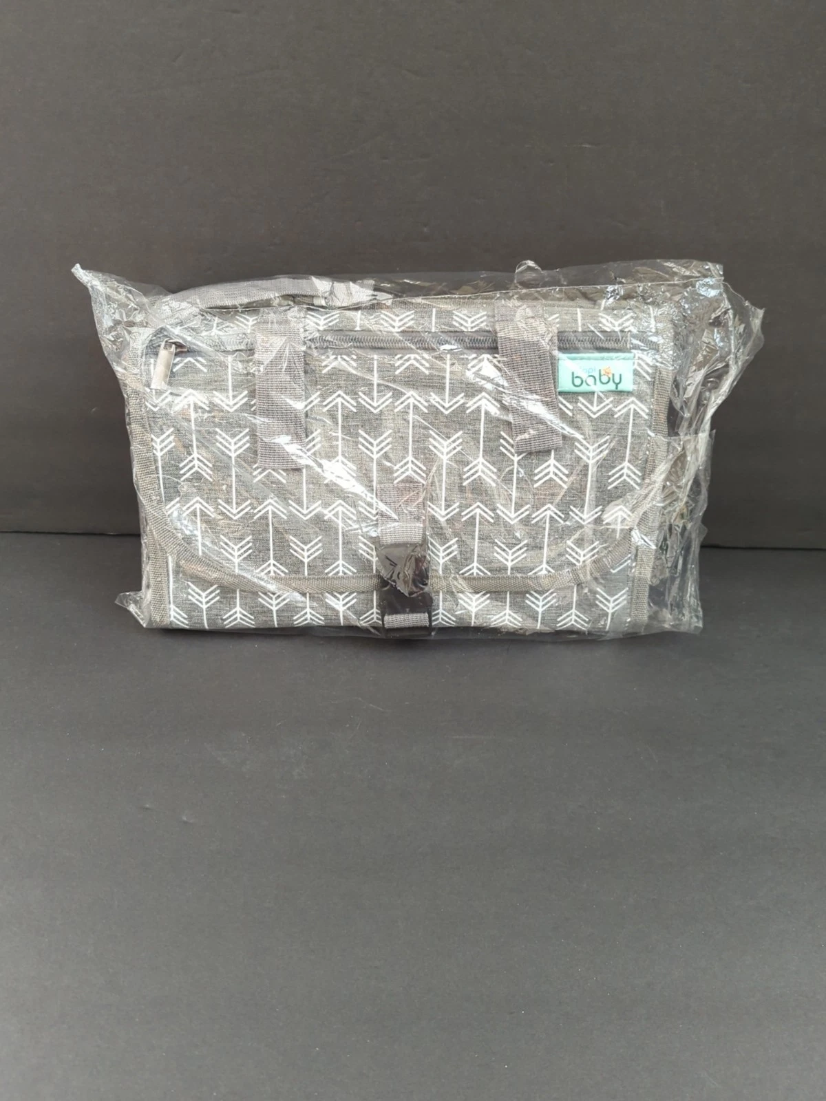 Kopi Baby Portable Changing Pad Waterproof For Newborn Gray White Arrow Design
Opens in a new window