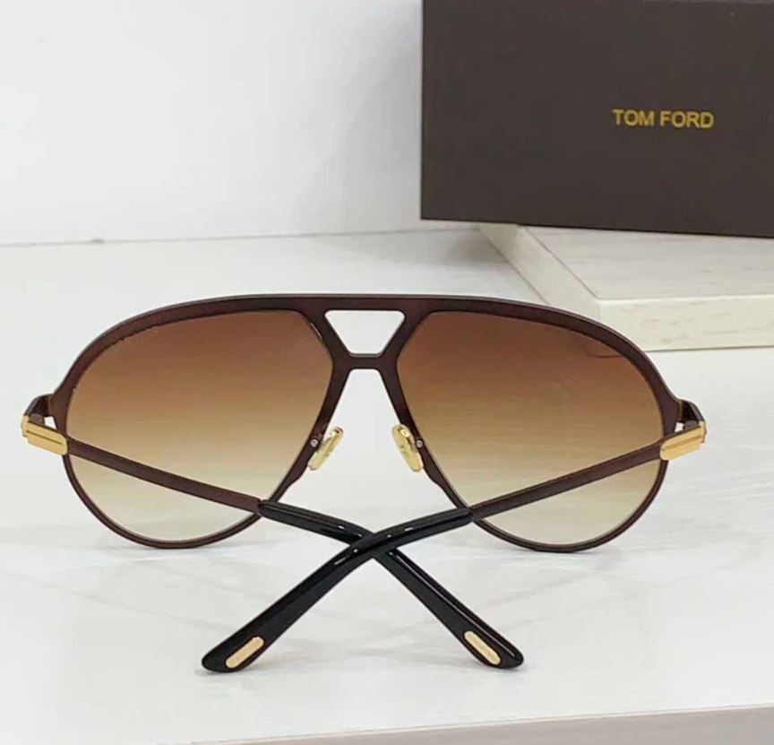 Tom Ford Xavier Sunglasses TF1060 Gold/Brown Gradient With Case