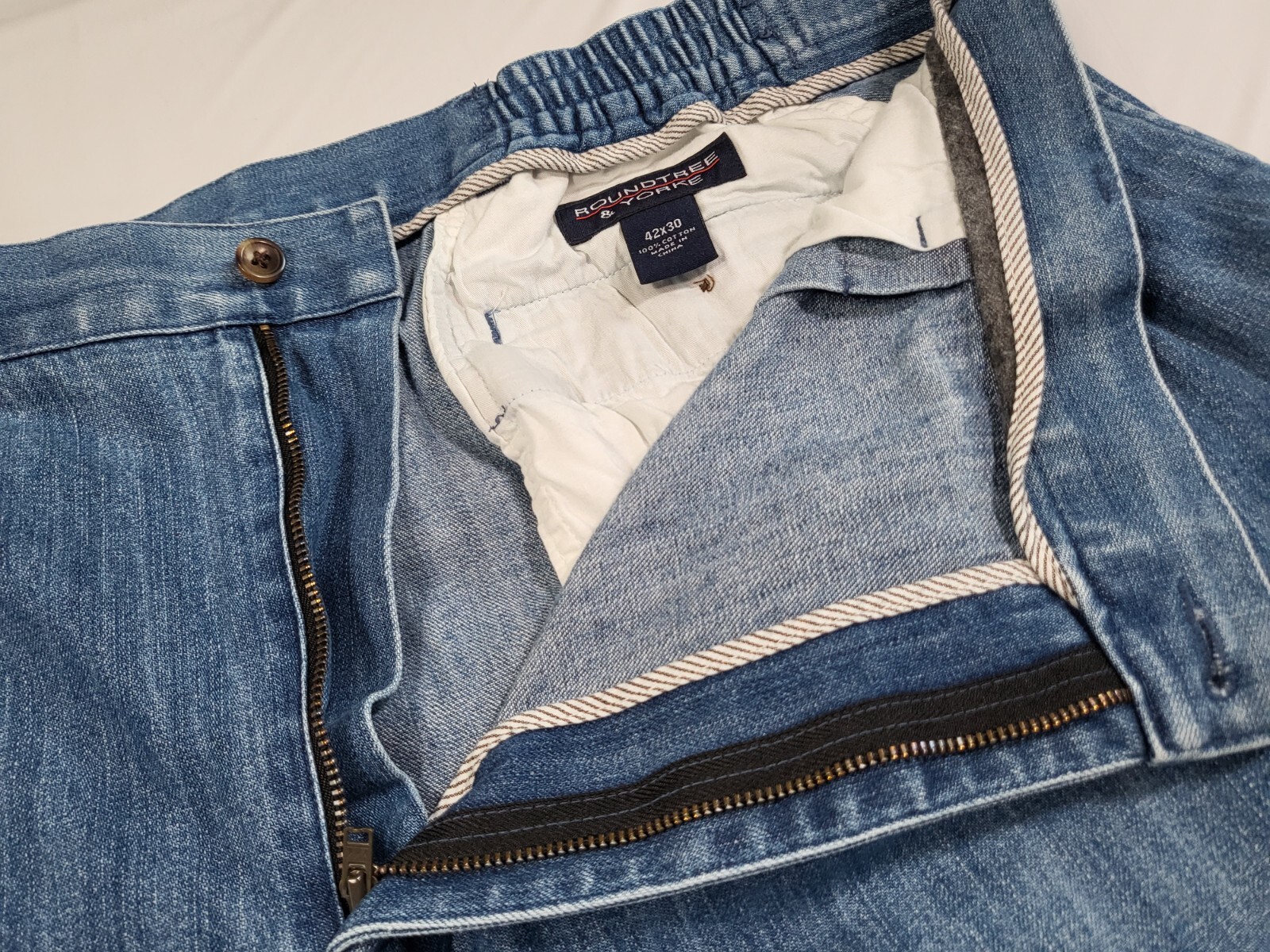 Roundtree & Yorke Mens Denim Pants Size 42x30 (Actual 42X29) Pleated