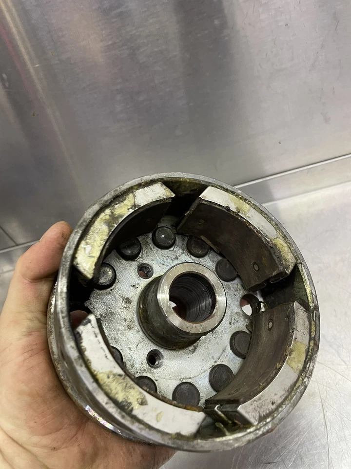 84 85 86 87 1984 Yamaha VMAX VMX540 volante rotor magnético Foto 3 de 4