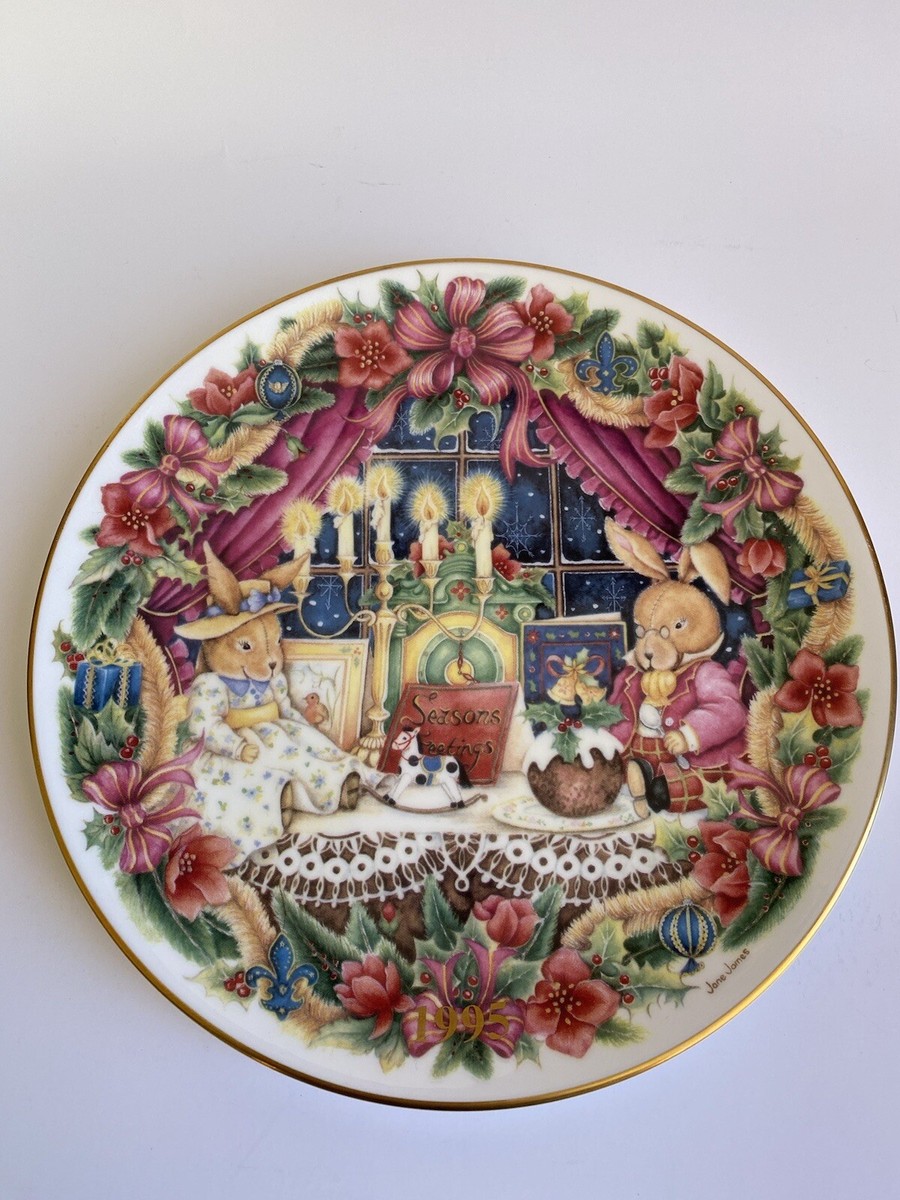 Royal Doulton “Seasons Greetings” Christmas Collector Plate 1995 