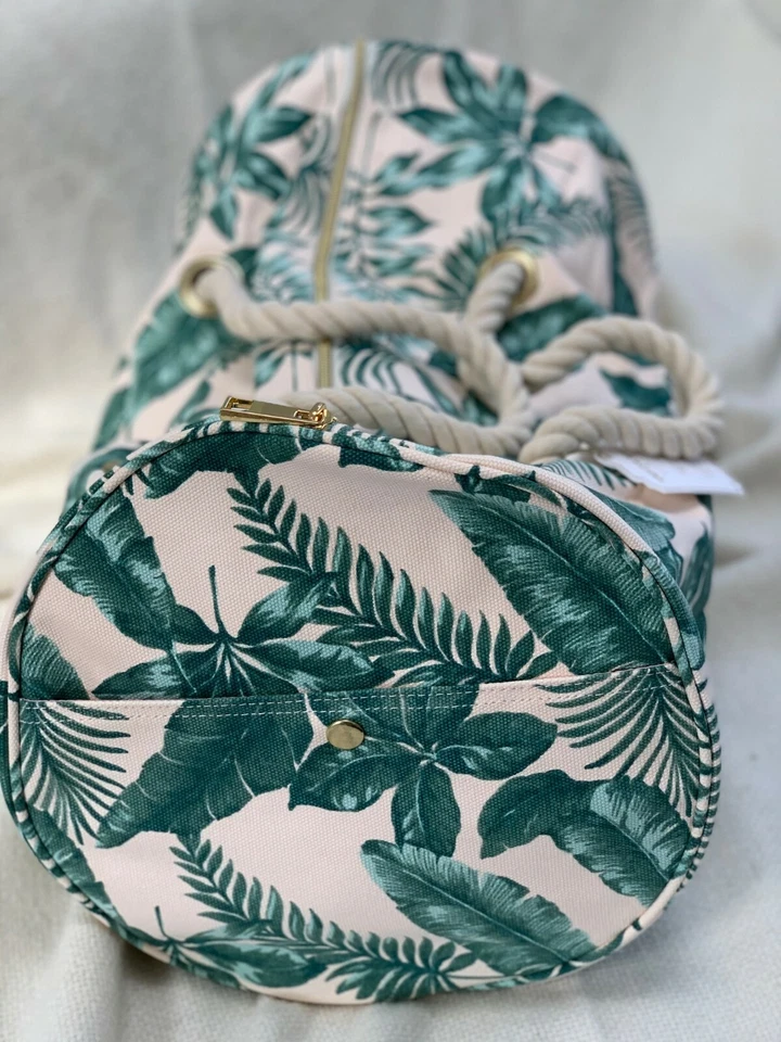 Bolsa de lona Pottery Barn Teen The Emily & Meritt rosa verde palmeras cuerda toalla de playa Foto 4 de 4