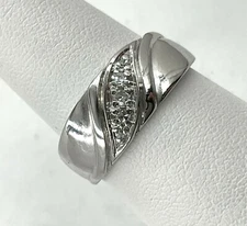 14k White Gold .09cttw Diamond High Polished Wedding Band