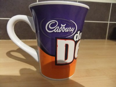  Cadbury DOPPELDECKER TASSE Sammlerstück Kaffee/Teetasse sehr guter Zustand B5