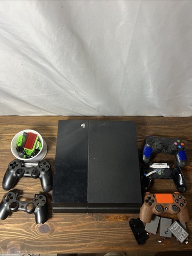 PlayStation 4 Console And Controller Parts. For Parts Or Repair
