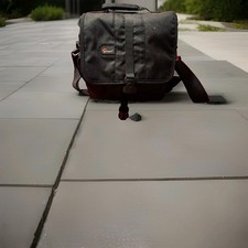 Lowepro Adventure Camera Bag in Black Universal Slightly Used