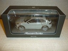 Porsche Exclusive Minichamps 1/43 Porsche Macan Turbo Chalk