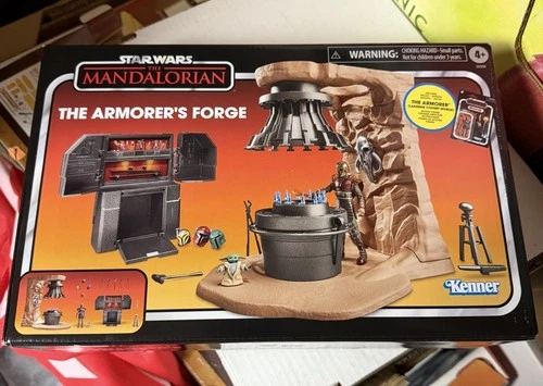 STAR WARS Mandalorian Vintage Collection The Armorer's Forge playset Grogu Nib