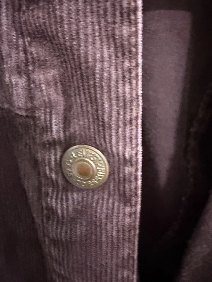 Chaqueta de Camionero Sherpa Original Levi's (fin de semana) en pana morada, Mediana Foto 4 de 4