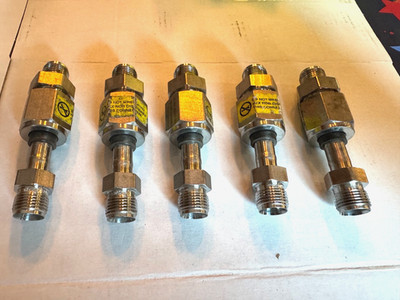 Swagelok Dielectric Union Fitting  SS-6-DE-6 - 5 pieces (used)
