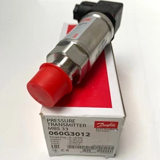 1PC NEW Danfoss MBS33 060G3012 Pressure Transmitter Sensor spot stock