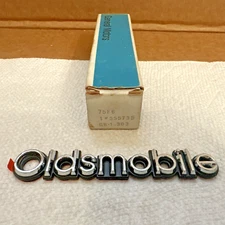 NOS 77 to 83 OLDSMOBILE TRUNK FENDER HEADER PANEL EMBLEM ORNAMENT CLASSIC PLATE